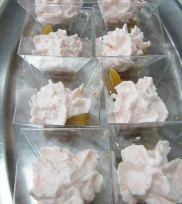 Mousse de sandía enana con dados de pera conferencia ecológica