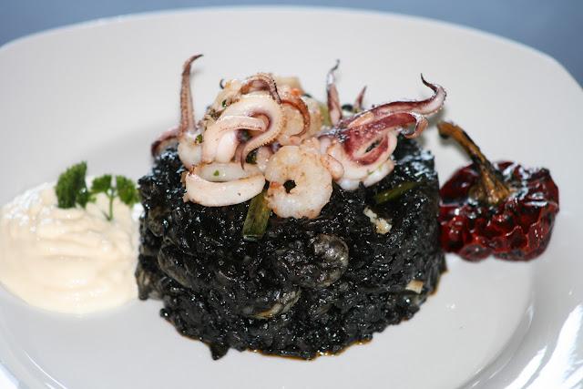 Arroz negro con  Ali – oli