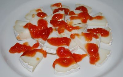 Queso de pasta blanda de cabra de Radiquero con mermelada de Tomate del Moncayo